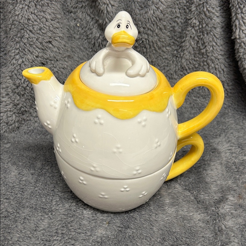 DUCK TEAPOT SET NESTLING WITH CUP by GANZ